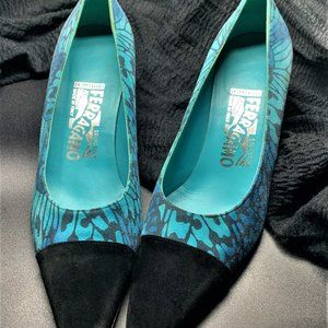 SALVATORE FERRAGAMO - BLUE/BLACK SUEDE PUMP
